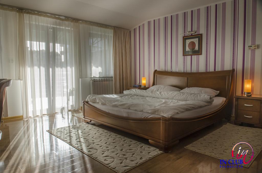 Apartment And Rooms In Club Indija Εξωτερικό φωτογραφία