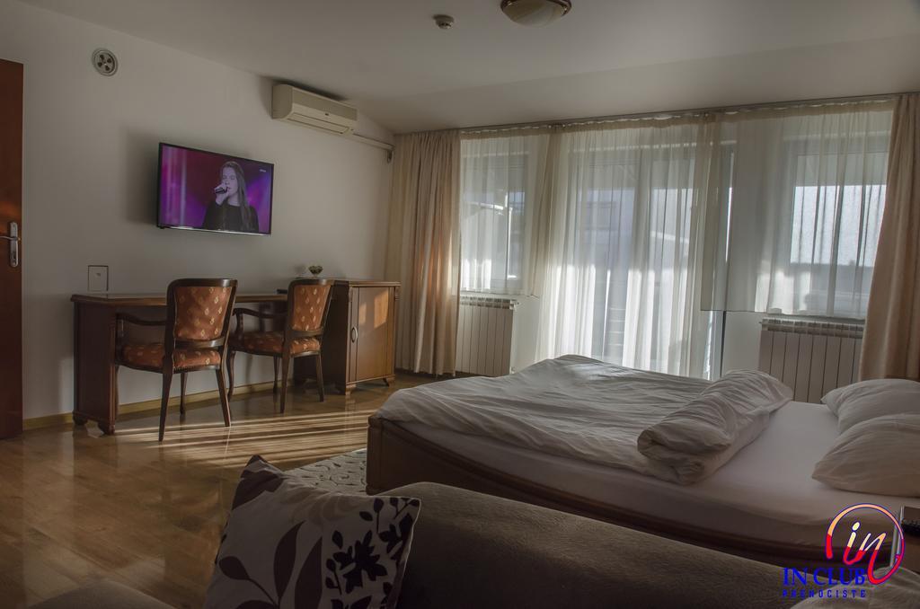 Apartment And Rooms In Club Indija Εξωτερικό φωτογραφία