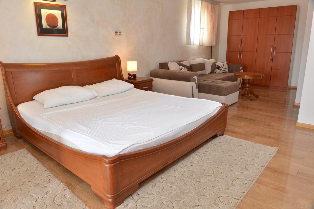 Apartment And Rooms In Club Indija Εξωτερικό φωτογραφία