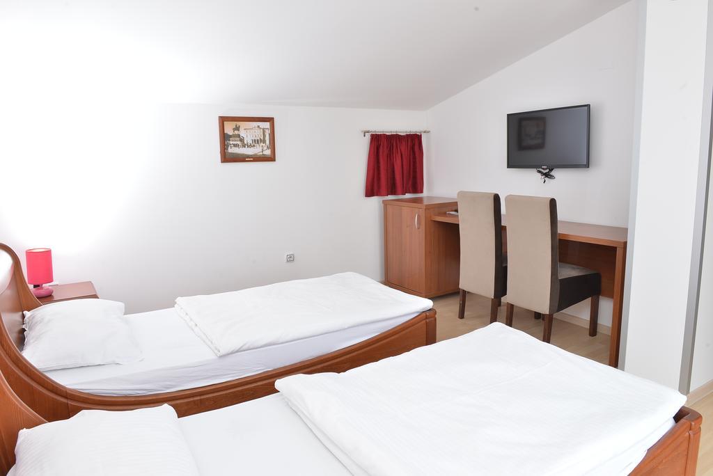 Apartment And Rooms In Club Indija Εξωτερικό φωτογραφία