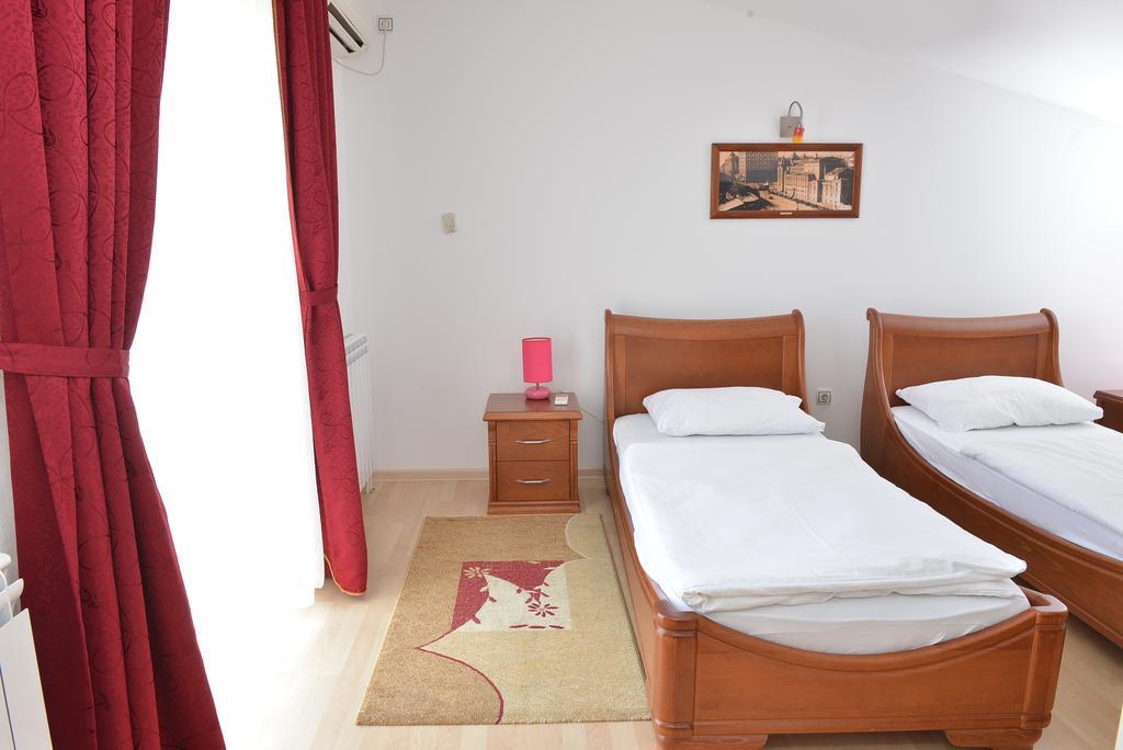 Apartment And Rooms In Club Indija Εξωτερικό φωτογραφία