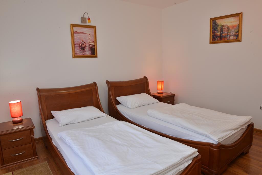 Apartment And Rooms In Club Indija Εξωτερικό φωτογραφία