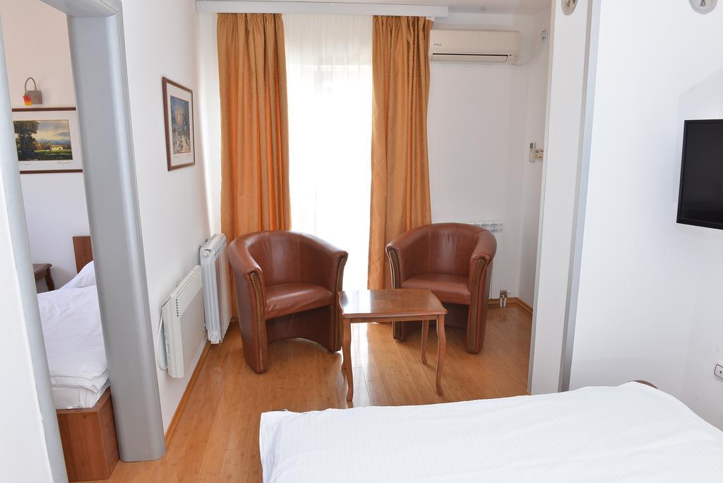 Apartment And Rooms In Club Indija Εξωτερικό φωτογραφία