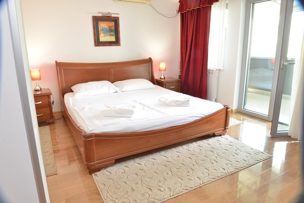 Apartment And Rooms In Club Indija Εξωτερικό φωτογραφία